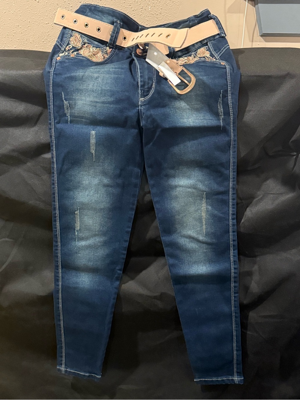 Women’s Colombian Skinny Jeans with Embroidery & Belt Size 7 - Picture 2 of 4